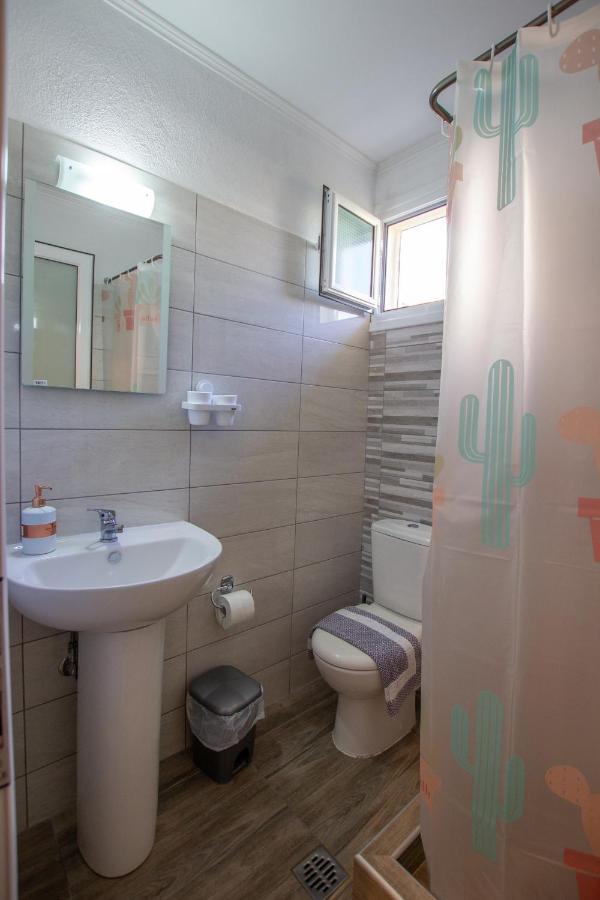 Babis House Apartment Nea Vrasna Bagian luar foto